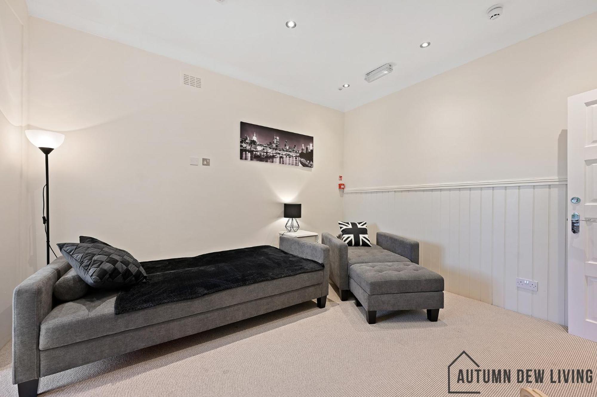 Beautiful 2 King Size Beds 2 Bath- Sleeps 5 In Earls Court Apartment Londra Exterior foto